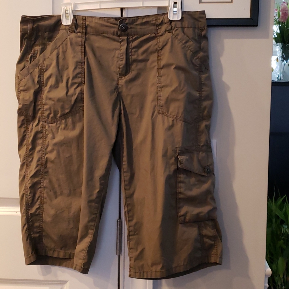 Kello Casual green color Women's Short Size 14